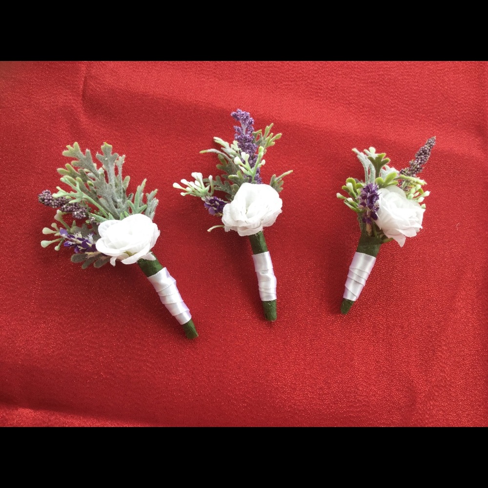 Boutonnière - Picture 2 of 2